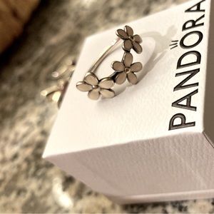 Pandora flower ring